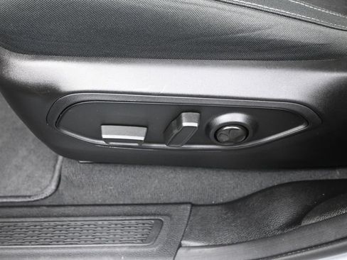 Used 2024 Jeep Grand Cherokee L Laredo RWD image 11