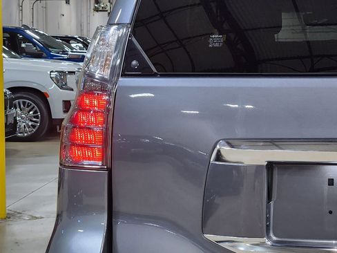 Used 2020 Lexus GX 460 Premium image 21