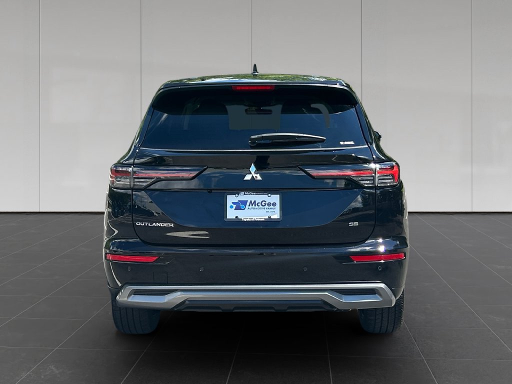 Used 2025 Mitsubishi Outlander SE AWD/4WD image 4