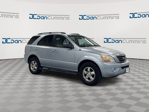 Used 2008 Kia Sorento 2WD image 2
