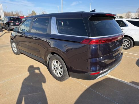 Used 2024 Kia Carnival LX image 6