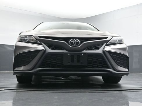 Used 2024 Toyota Camry SE image 31