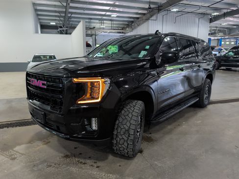 Used 2022 GMC Yukon XL SLE AWD/4WD image 6