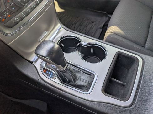 Used 2021 Jeep Grand Cherokee Laredo image 22