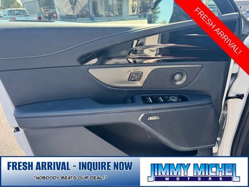 Used 2024 Lincoln Nautilus Reserve w/ Equipment Group 202A AWD/4WD image 2