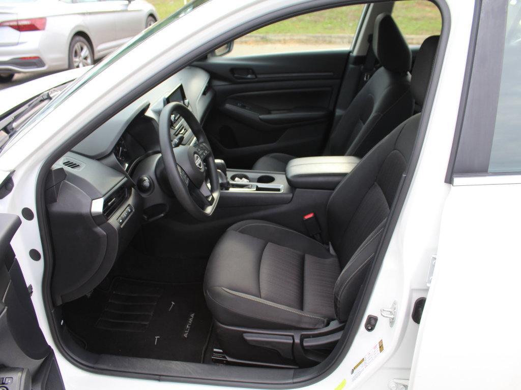 Used 2024 Nissan Altima 2.5 S FWD image 10