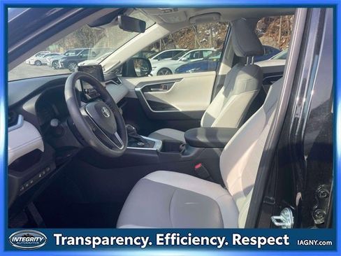Used 2024 Toyota RAV4 Limited image 15