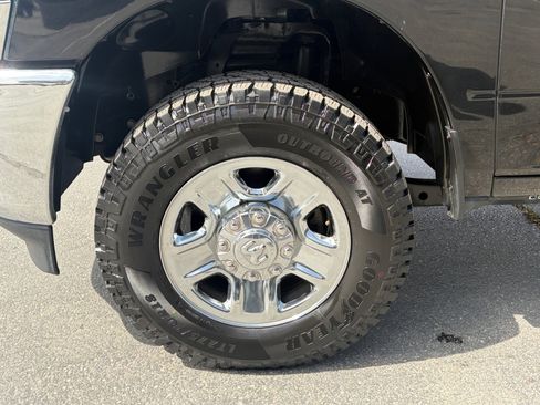 Used 2022 RAM 2500 Big Horn w/ Cold Weather Group image 11