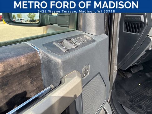 Used 2022 Ford F250 Lariat w/ Black Appearance Pkg AWD/4WD image 14