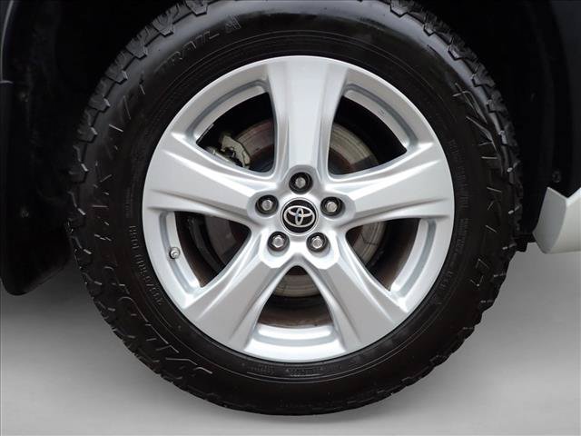 Used 2022 Toyota Highlander LE AWD/4WD image 7