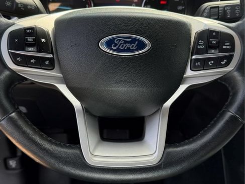 Used 2023 Ford Explorer XLT w/ Equipment Group 202A AWD/4WD image 29