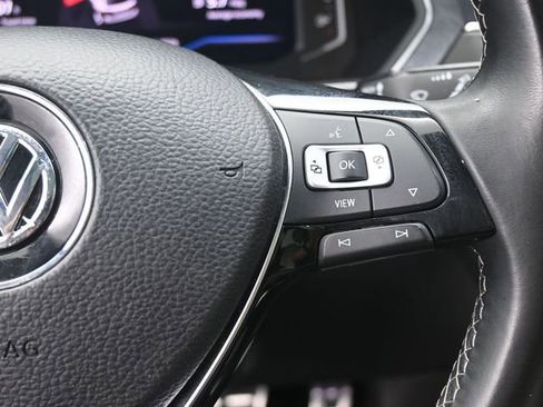 Used 2019 Volkswagen Tiguan SEL Premium R-Line image 10