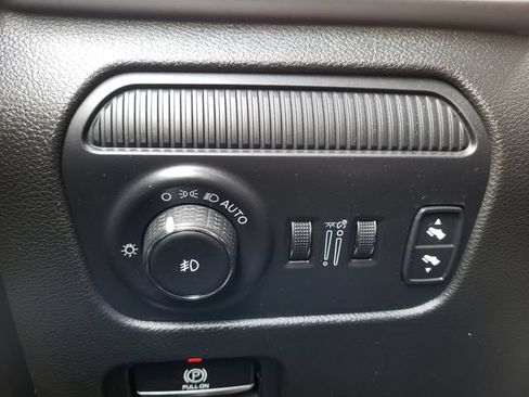 Used 2022 Jeep Wagoneer Series III AWD/4WD image 21
