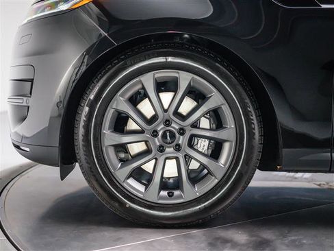 New 2026 Land Rover Range Rover Sport SE image 12