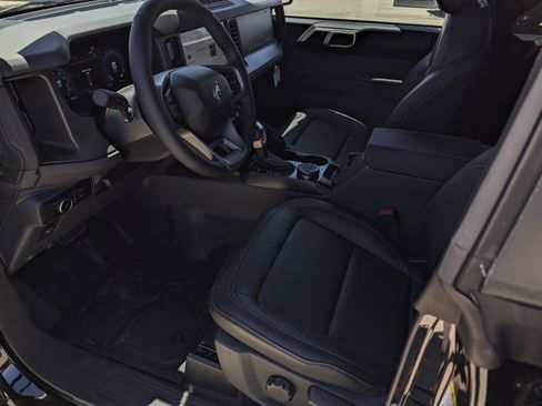 New 2026 Ford Bronco Badlands w/ Sasquatch Package AWD/4WD image 9