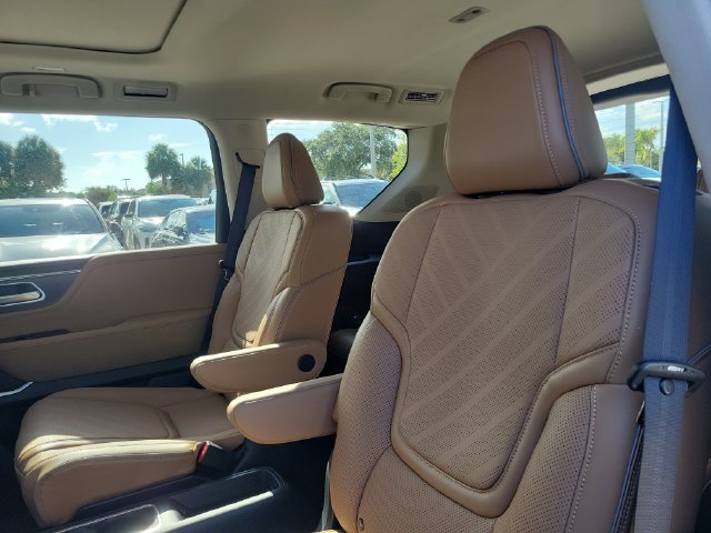 New 2027 INFINITI QX80 Luxe w/ Exterior Package RWD image 16
