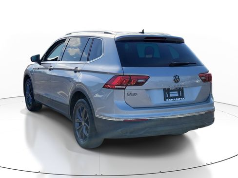 Used 2023 Volkswagen Tiguan SE FWD image 4