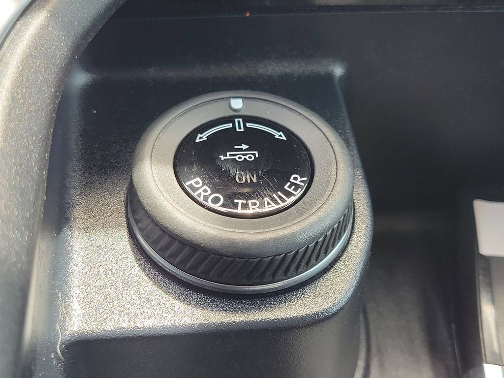 Used 2025 Ford Expedition Active RWD image 35