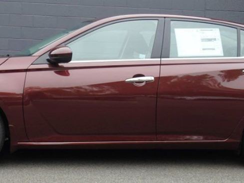 New 2025 Nissan Altima 2.5 SV w/ SV Special Edition Package image 2