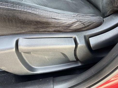 Used 2015 Nissan Rogue S AWD/4WD image 28
