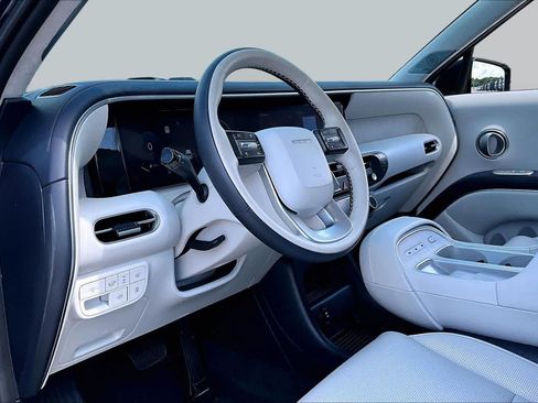 Certified 2026 Hyundai Palisade Calligraphy FWD image 33
