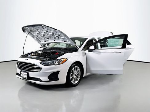 Used 2019 Ford Fusion SE FWD image 16
