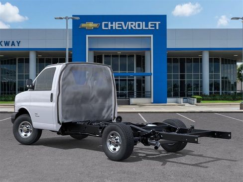 New 2025 Chevrolet Express 3500 w/ Power Convenience Package image 3