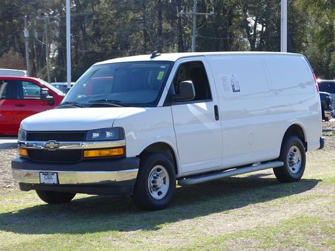 Used 2024 Chevrolet Express 2500 w/ Driver Convenience Package image 2