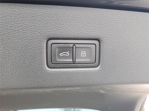 Used 2022 Audi Q7 3.0T Premium Plus w/ Premium Plus Package image 74