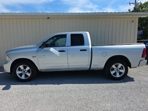 Used 2016 RAM 1500 Express AWD/4WD image 9