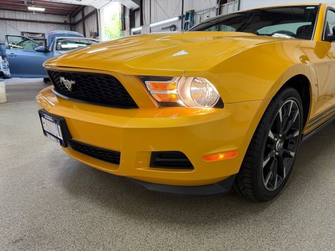 Used 2012 Ford Mustang Coupe w/ V6 Performance Pkg RWD image 22