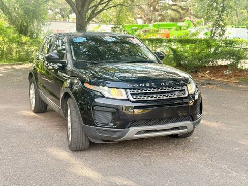 Used 2018 Land Rover Range Rover Evoque SE image 3