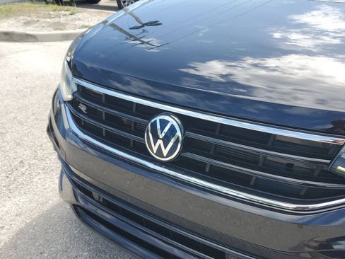Certified 2023 Volkswagen Tiguan SE R-Line FWD image 11