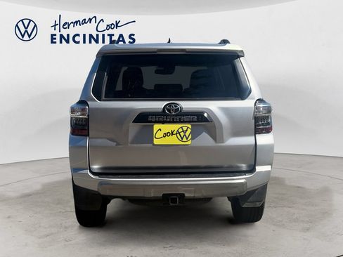 Used 2021 Toyota 4Runner TRD Off-Road Premium AWD/4WD image 4