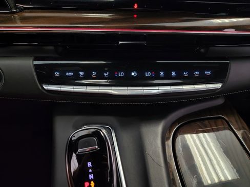Used 2024 Cadillac Escalade Sport Platinum w/ LPO, ONYX Package AWD/4WD image 18