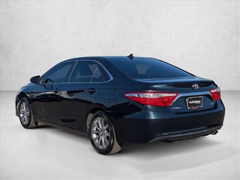 Used 2016 Toyota Camry XLE w/ Moonroof Package image 8