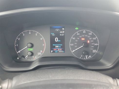 Used 2024 Toyota Corolla Cross SE image 23