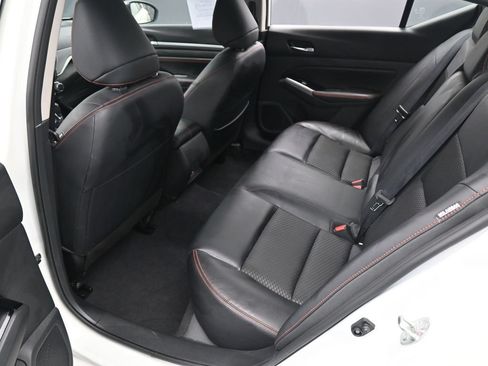 Used 2023 Nissan Altima 2.5 SR FWD image 32
