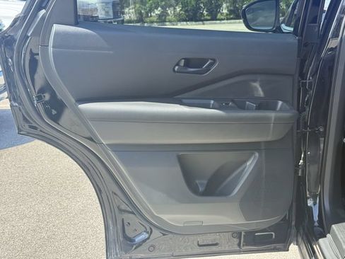 Used 2024 Nissan Pathfinder SV FWD image 33