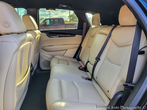 Used 2017 Cadillac XT5 FWD image 13