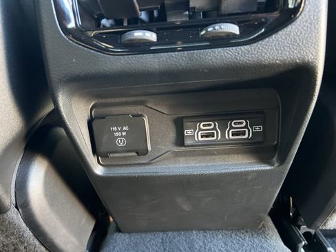 Used 2024 Jeep Grand Cherokee Altitude image 34