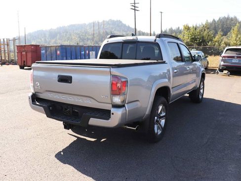 Used 2016 Toyota Tacoma Limited w/ Towing Package AWD/4WD image 5