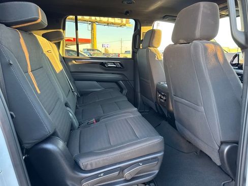 Used 2025 Chevrolet Suburban LS image 11