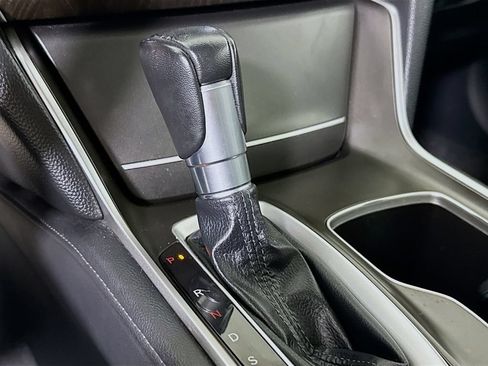 Used 2022 Honda Accord EX-L image 8