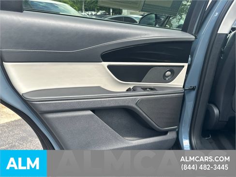 Used 2025 Lincoln Nautilus Reserve AWD/4WD image 26