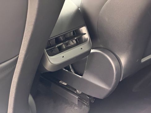 Used 2023 Tesla Model Y Long Range image 21