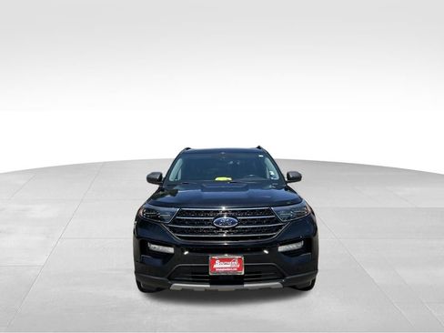 Used 2020 Ford Explorer XLT w/ Equipment Group 202A AWD/4WD image 9
