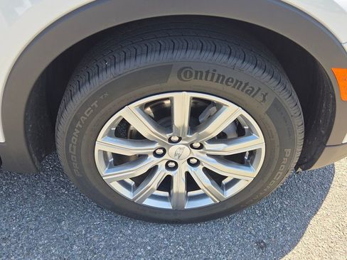 Used 2023 Cadillac XT4 Premium Luxury w/ Cold Weather Package image 9