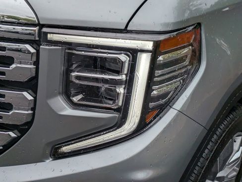 Used 2024 GMC Sierra 1500 Denali w/ Denali Reserve Package AWD/4WD image 10