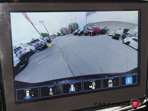 Used 2022 Chevrolet Traverse High Country AWD/4WD image 42